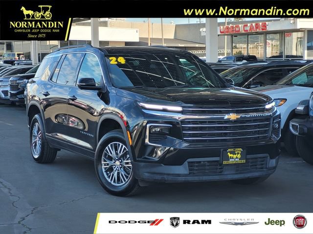 Used 2024 Chevrolet Traverse LT image 1
