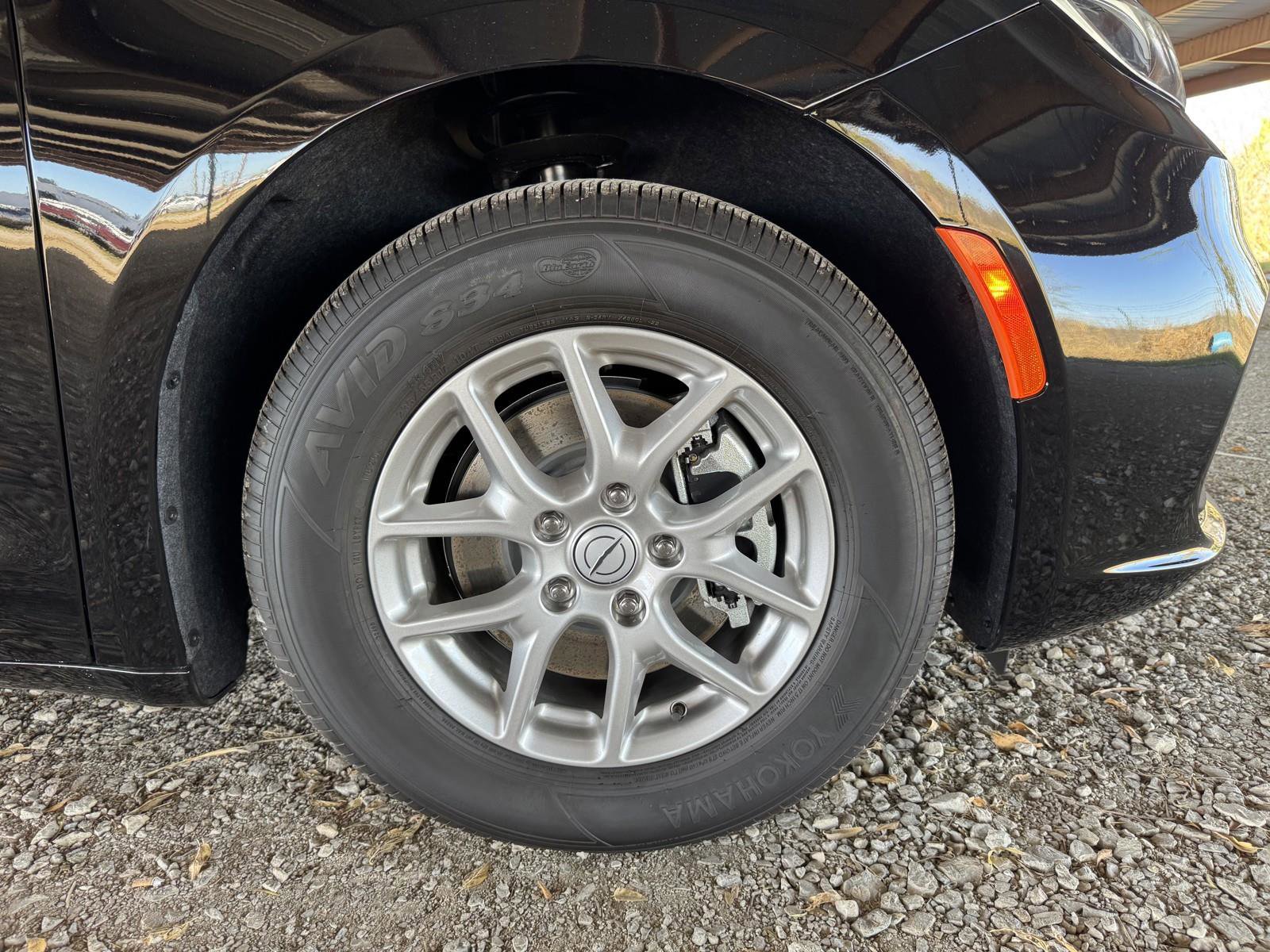 New 2026 Chrysler Pacifica Select image 47