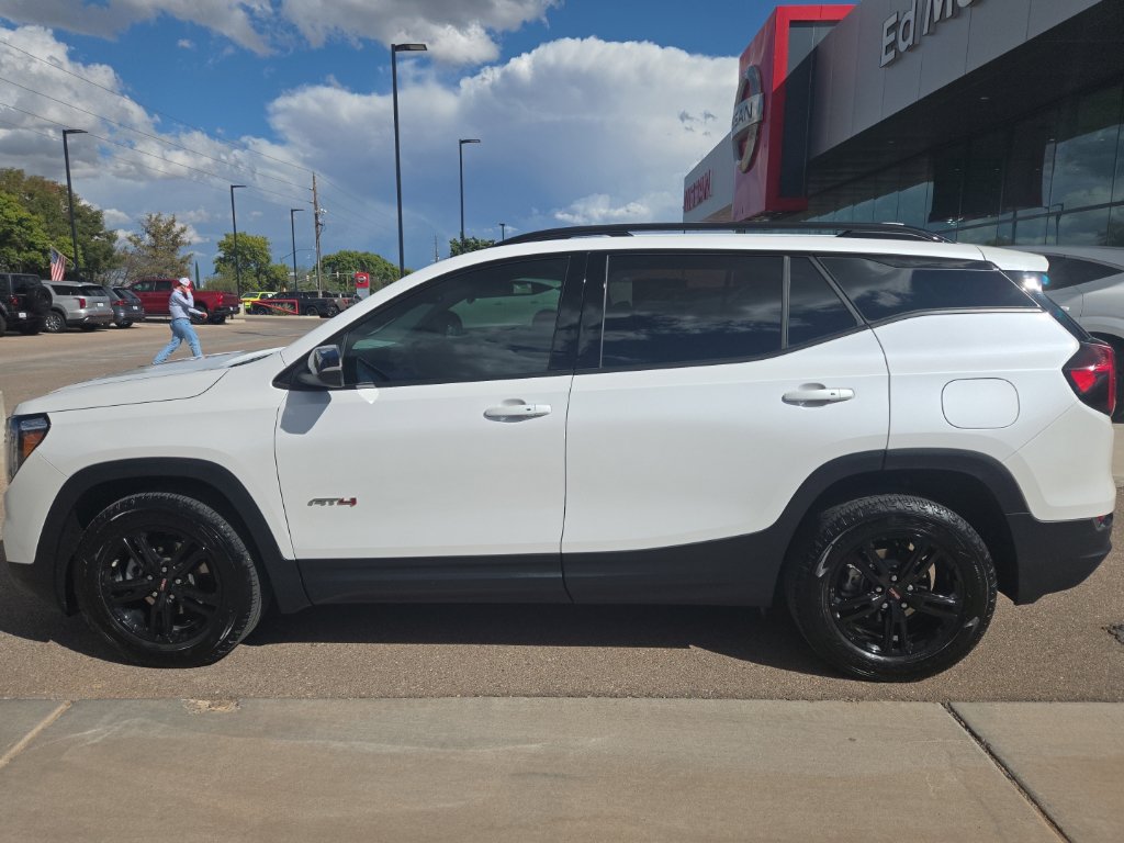 Used 2024 GMC Terrain AT4 AWD/4WD image 8