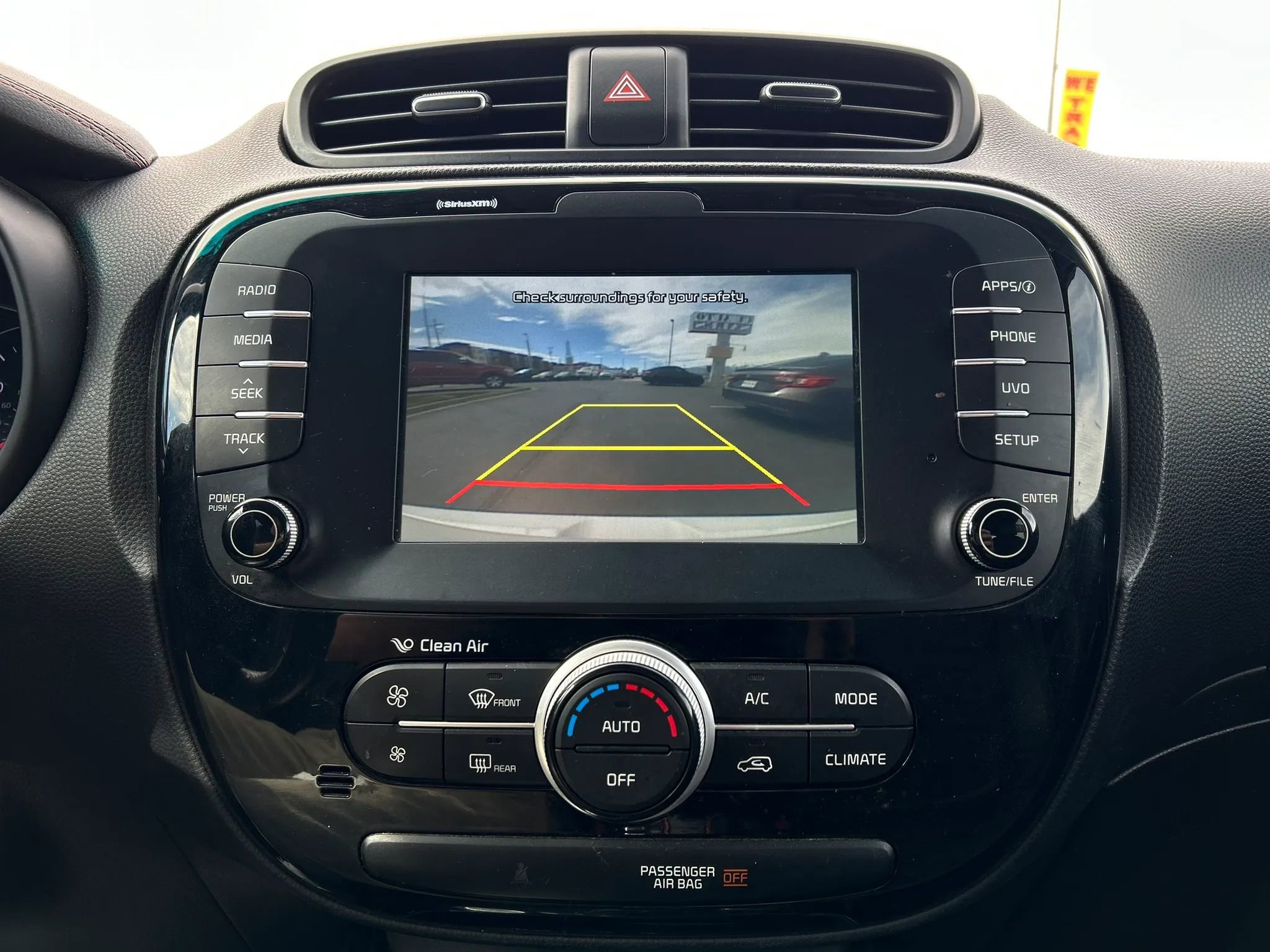 Used 2018 Kia Soul ! FWD image 19