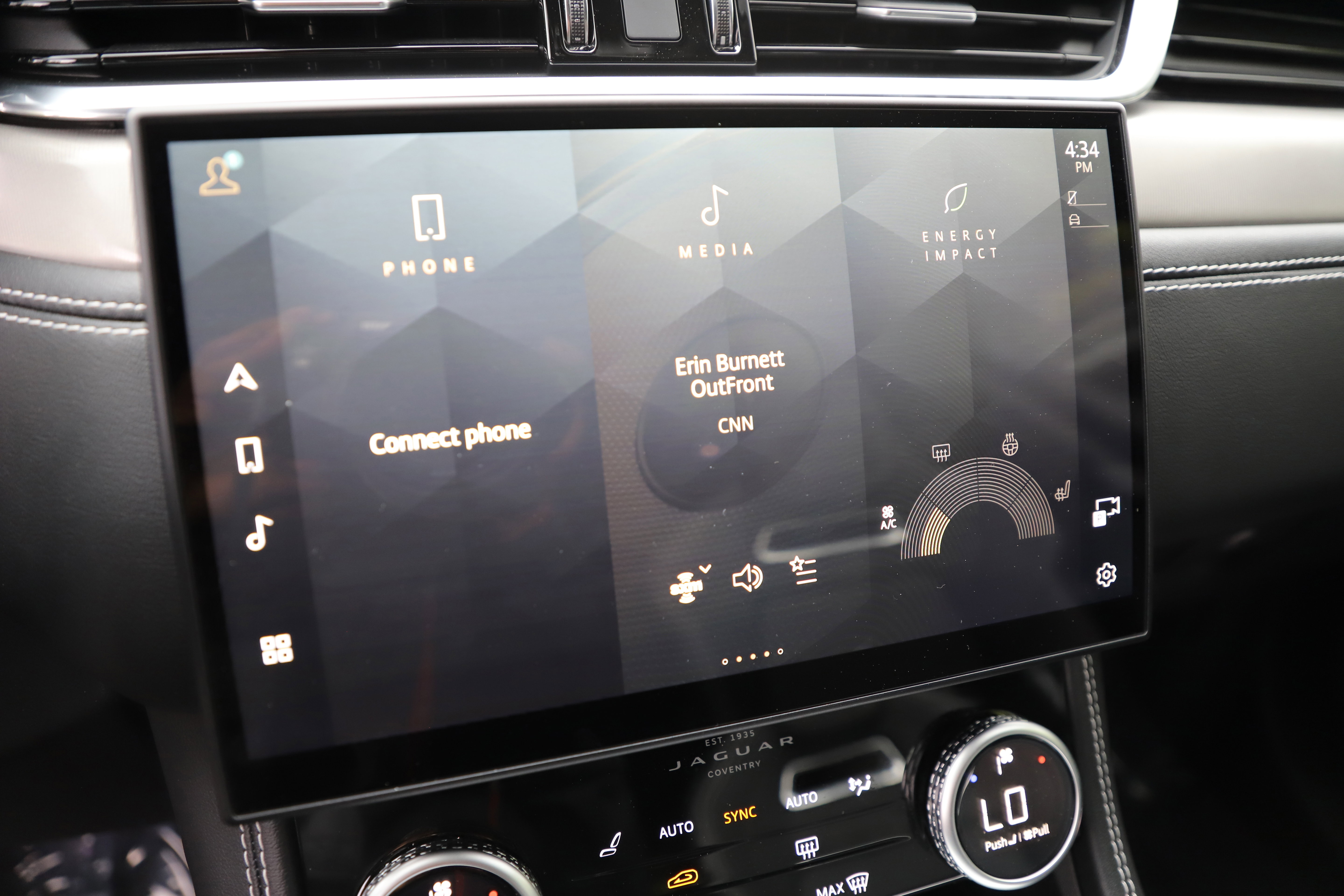 Certified 2025 Jaguar F-PACE R-Dynamic S AWD/4WD image 19