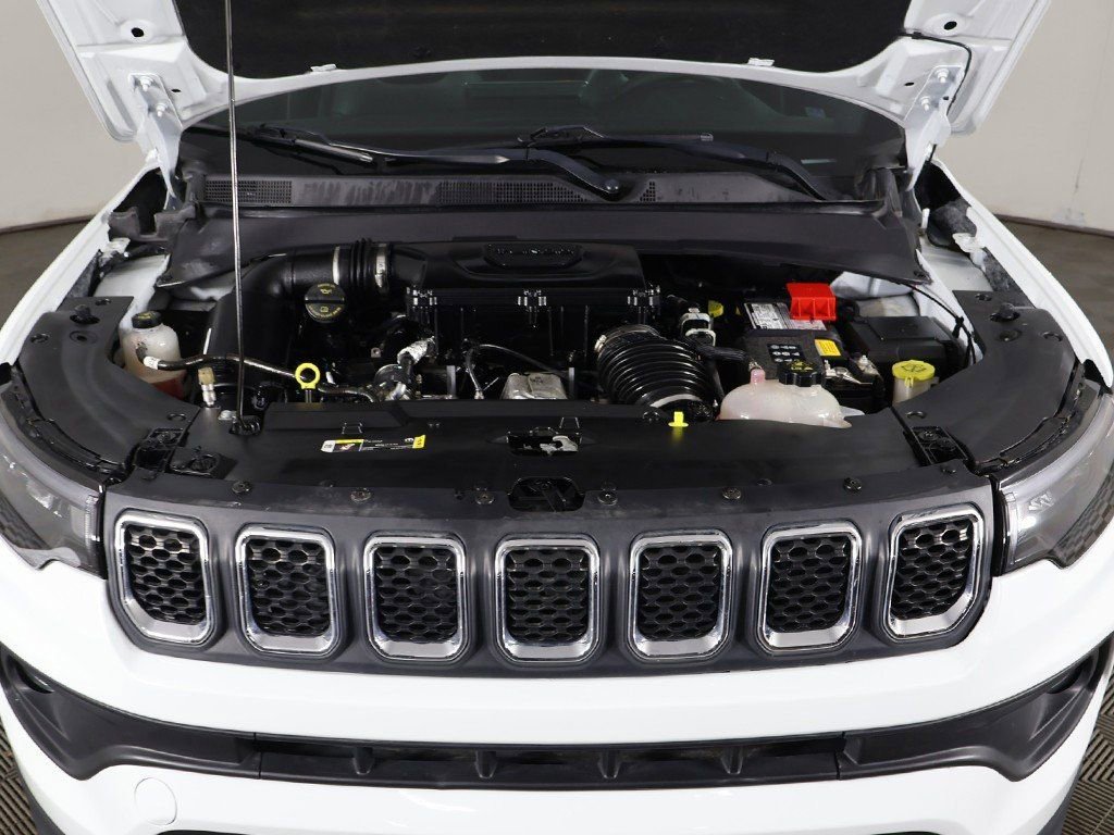 Used 2023 Jeep Compass Latitude image 17