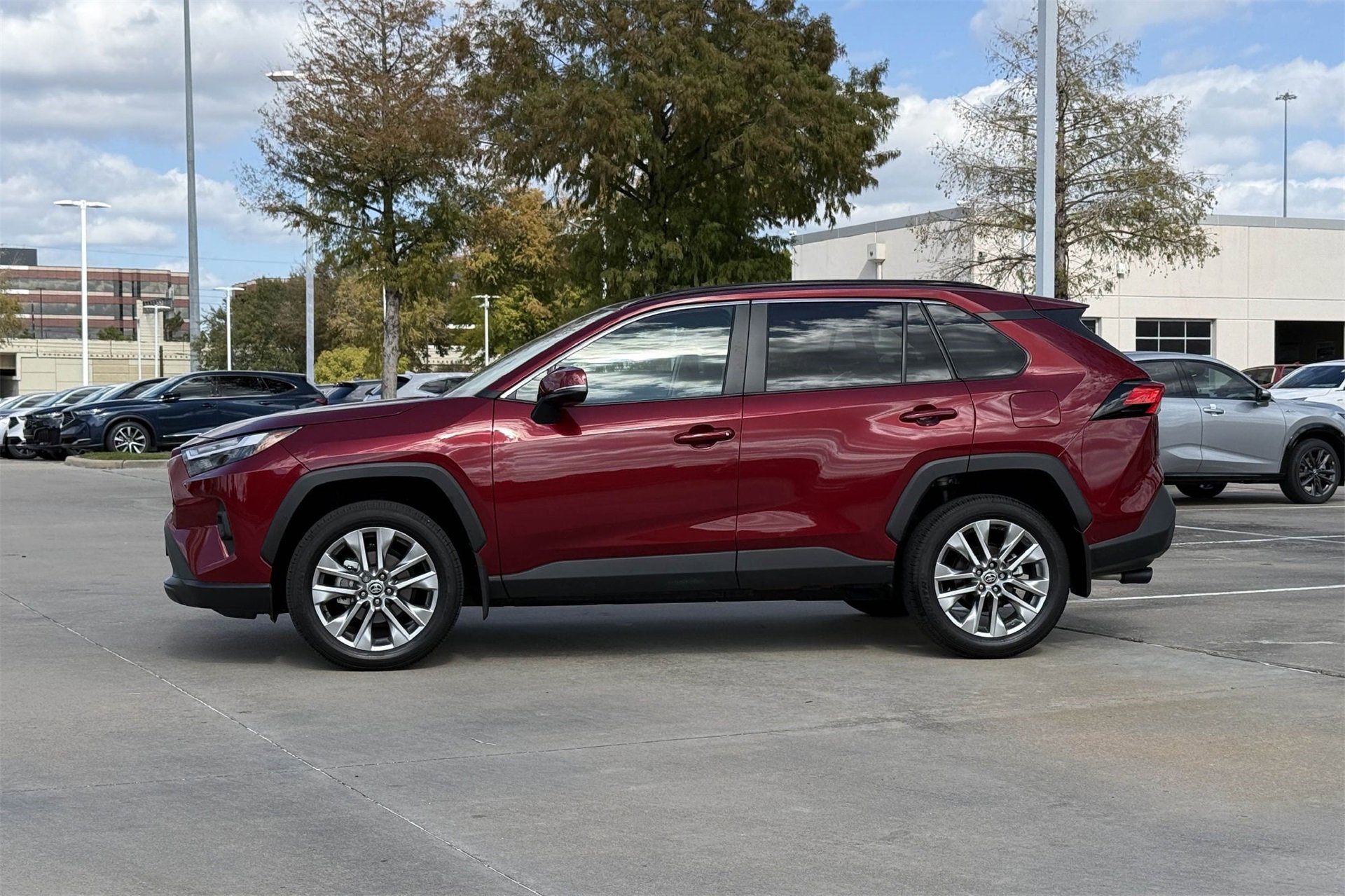 Used 2025 Toyota RAV4 XLE Premium image 3