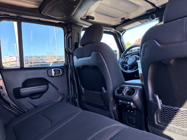 Used 2024 Jeep Wrangler Unlimited Rubicon 4xe AWD/4WD image 22