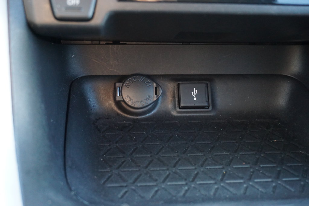 Used 2022 Toyota RAV4 LE AWD/4WD image 19