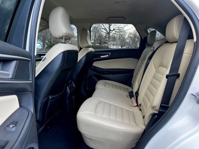 Used 2022 Ford Edge SEL image 16