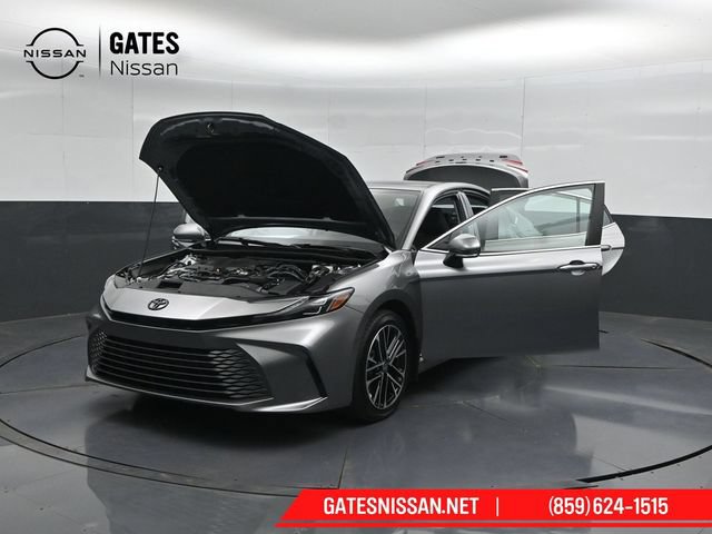 Used 2025 Toyota Camry XLE AWD/4WD image 59