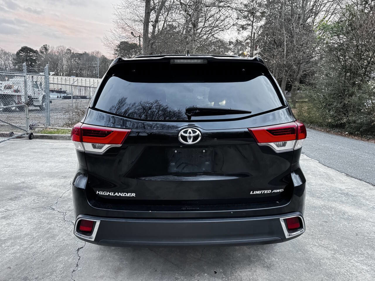 Used 2018 Toyota Highlander Limited image 9