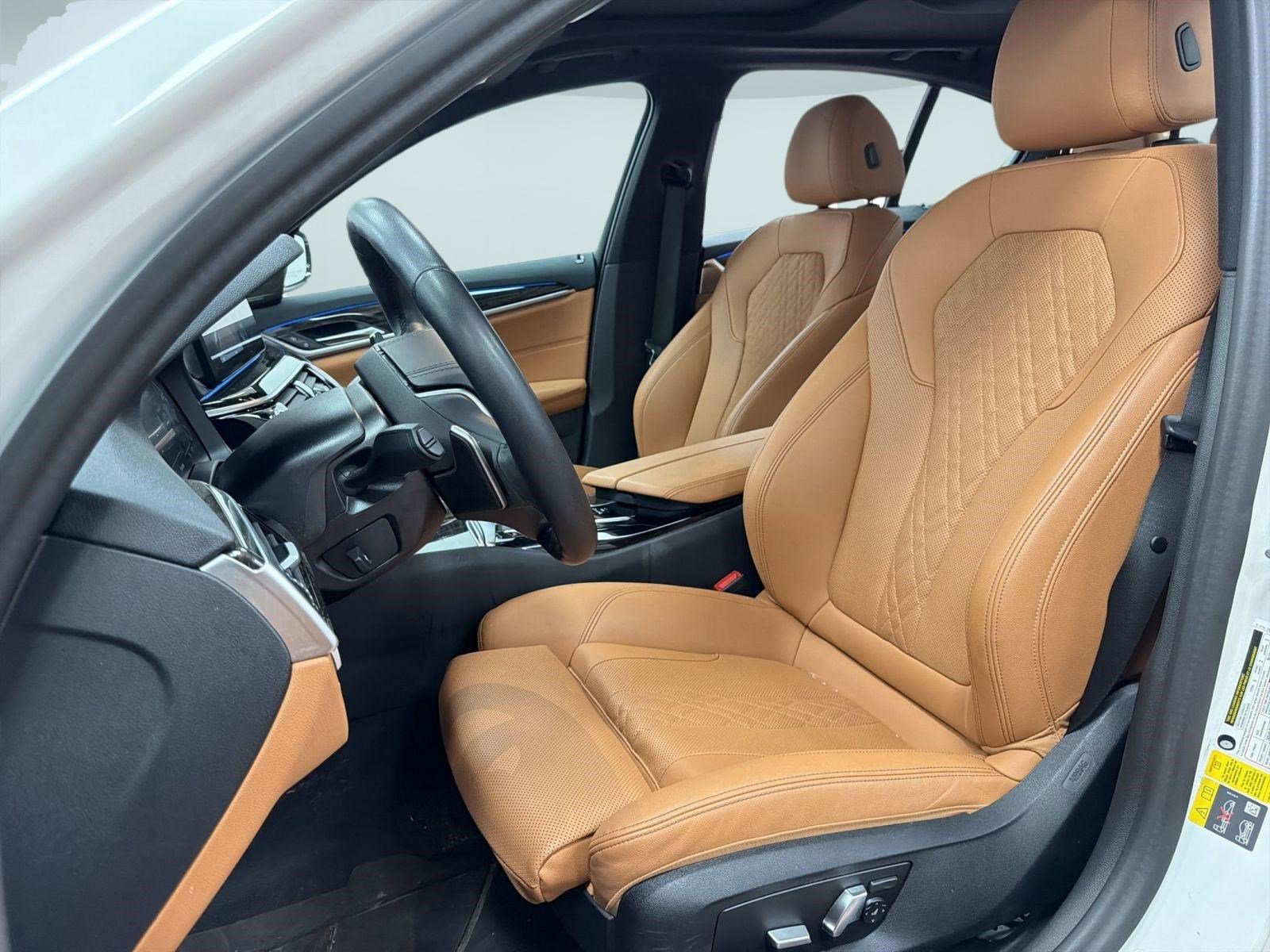 Used 2023 BMW 530e xDrive w/ Premium Package image 5