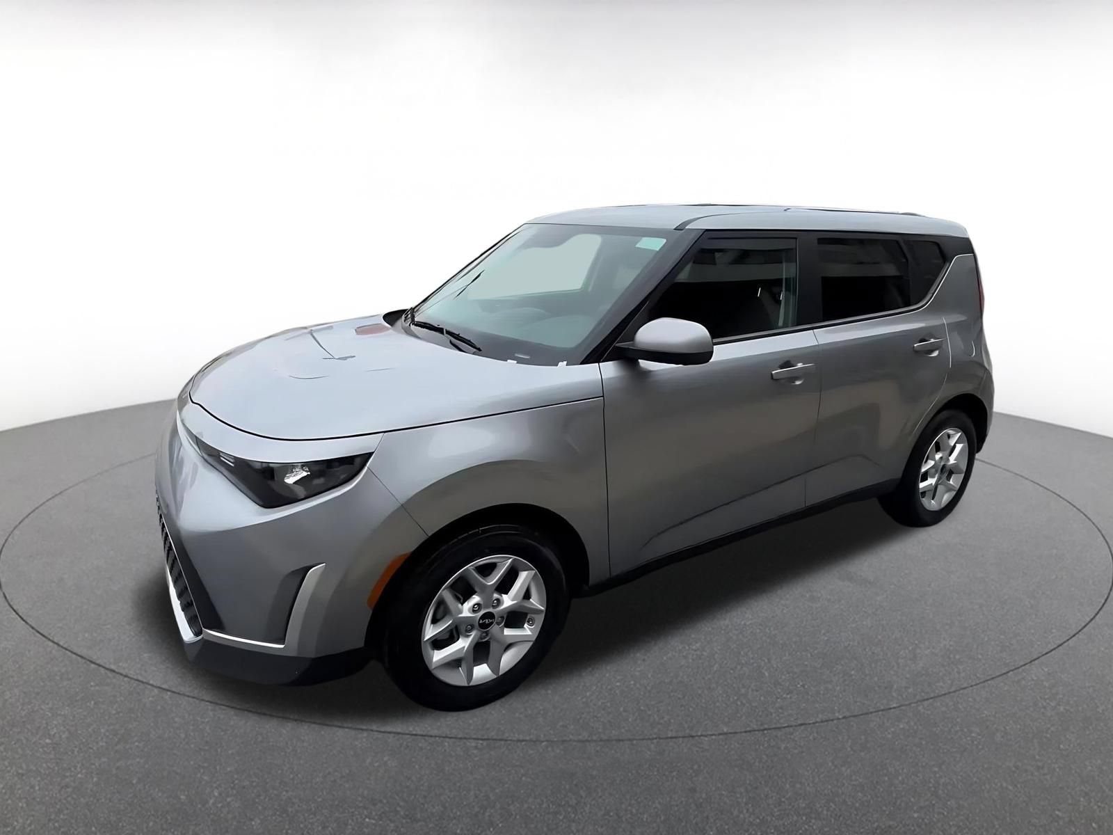 Used 2025 Kia Soul LX w/ LX Technology Package FWD image 7