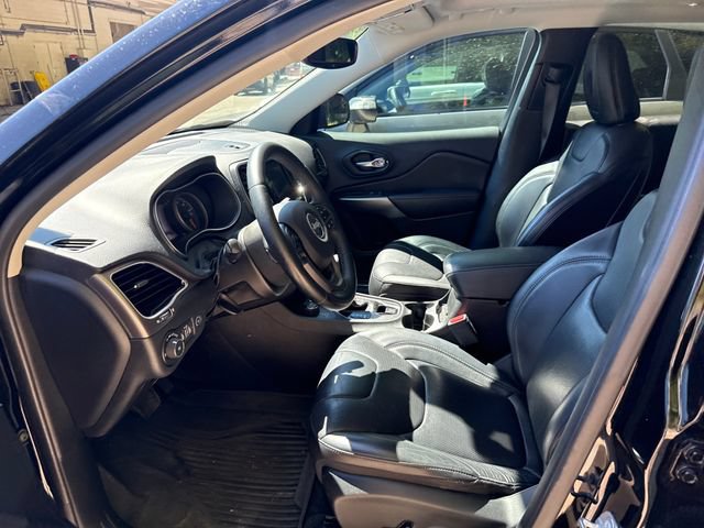 Used 2019 Jeep Cherokee Limited w/ Luxury Group AWD/4WD image 14