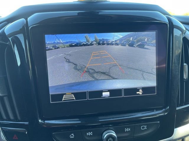 Used 2021 Chevrolet Traverse LT image 24