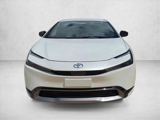 Used 2026 Toyota Prius XLE FWD image 2