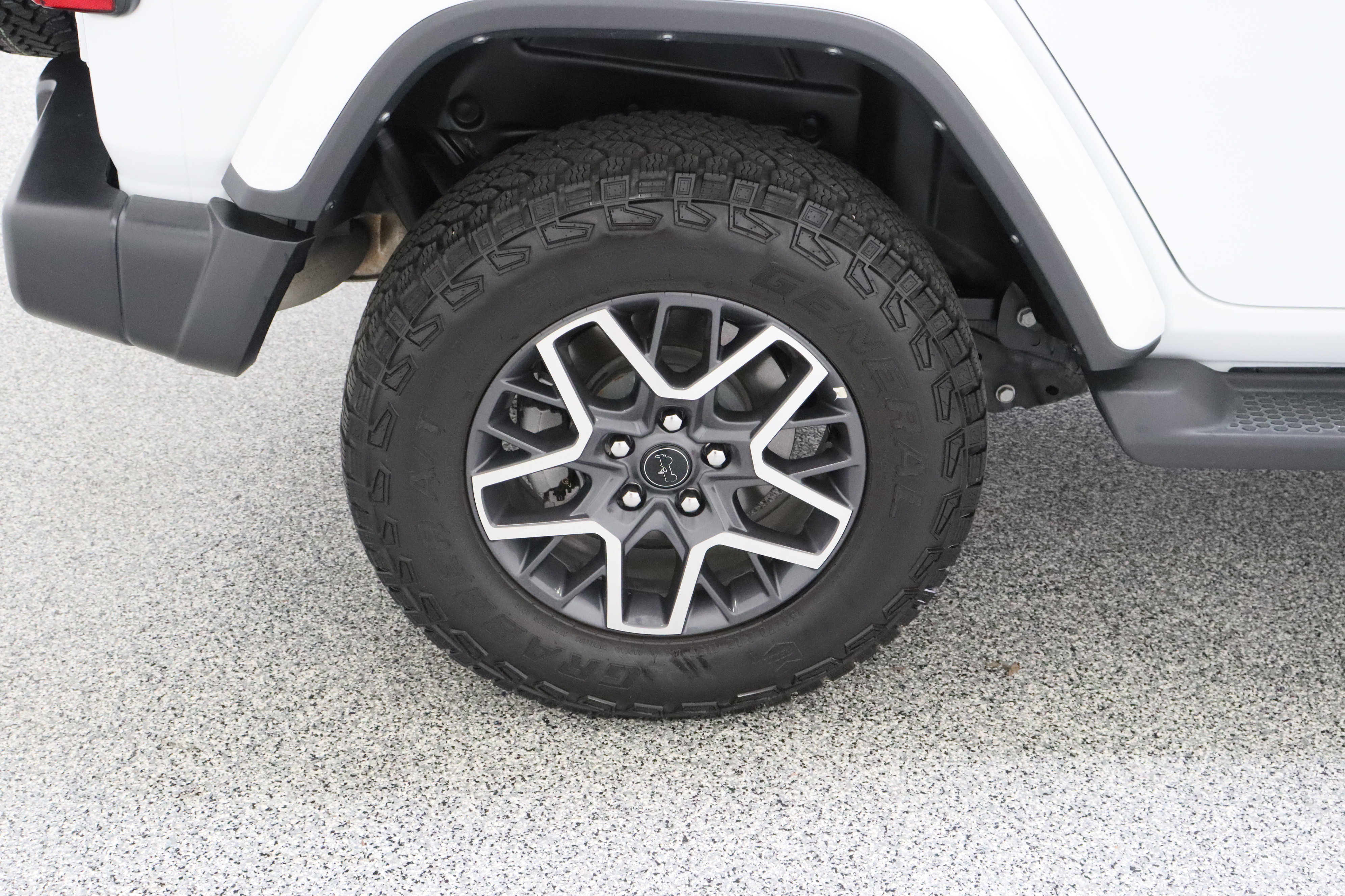 Used 2025 Jeep Wrangler Unlimited Sahara w/ Safety Group image 6