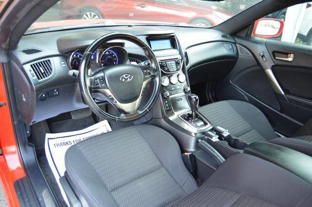 Used 2014 Hyundai Genesis 2.0T image 14