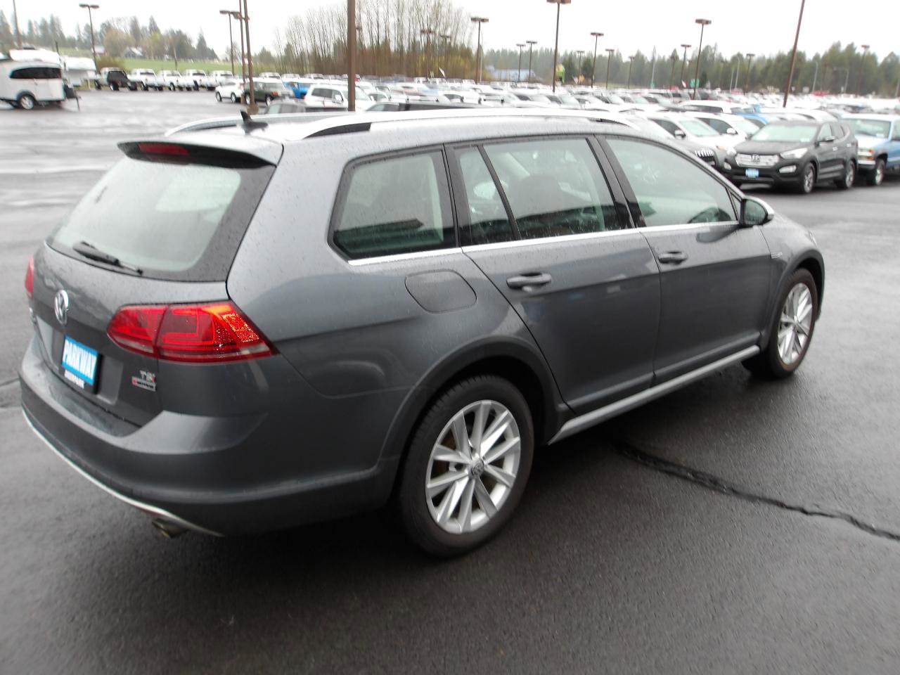 Used 2017 Volkswagen Golf Alltrack S AWD/4WD image 5