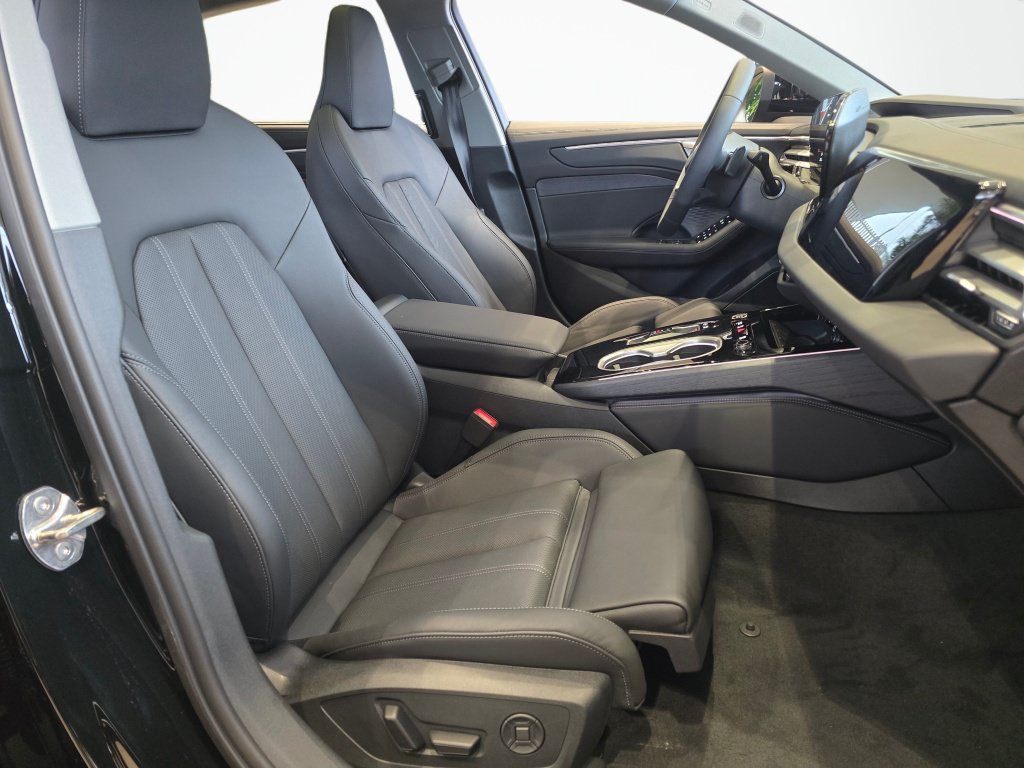 New 2026 Audi A6 Premium Plus AWD/4WD image 33