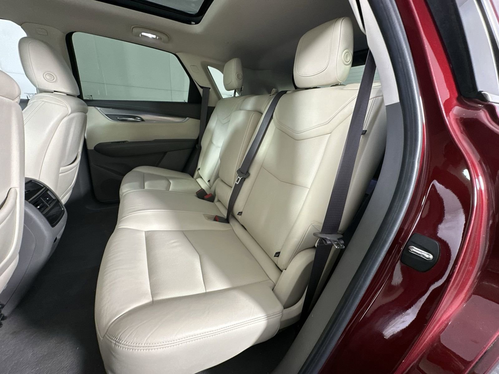 Used 2018 Cadillac XT5 Luxury w/ Driver Awareness Package image 27