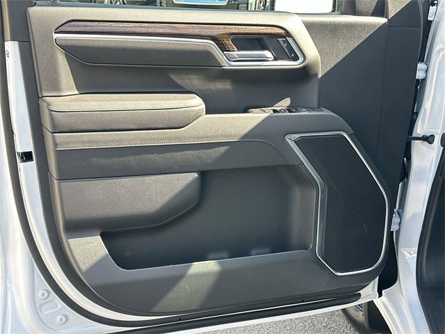 New 2026 GMC Sierra 1500 Elevation w/ LPO, Elevation Black Package image 19