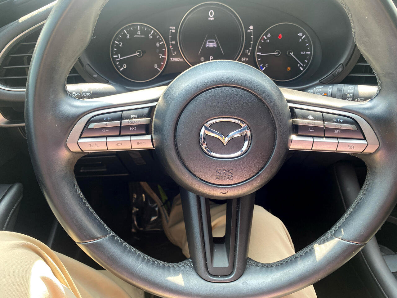 Used 2020 MAZDA MAZDA3 Hatchback image 12