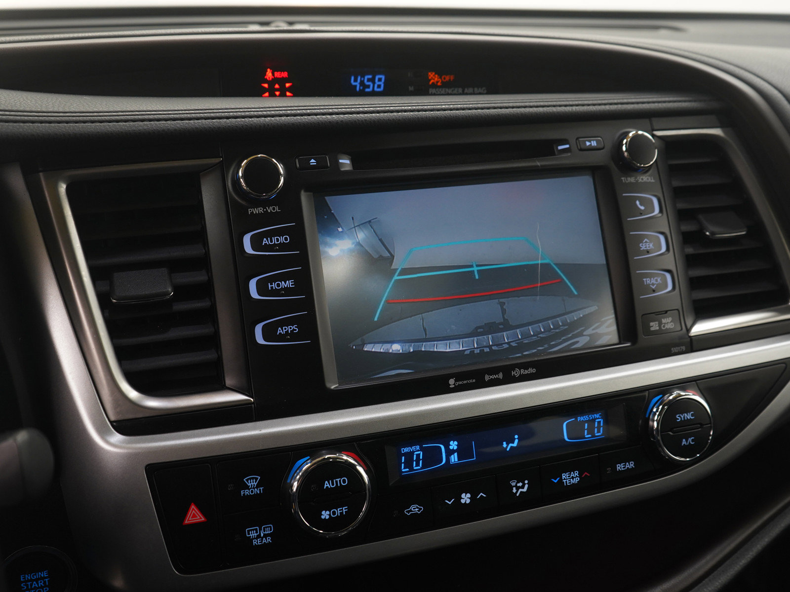 Used 2018 Toyota Highlander XLE image 23