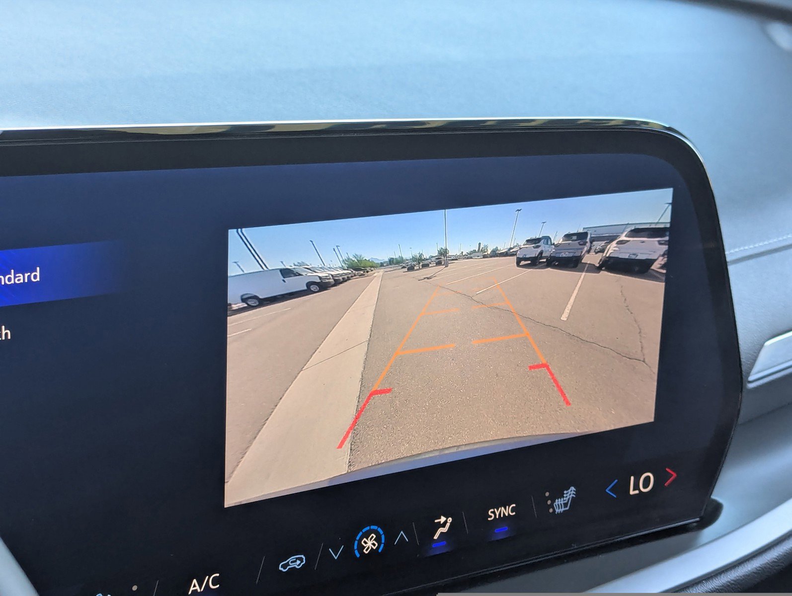 Certified 2025 Chevrolet Traverse LT image 30