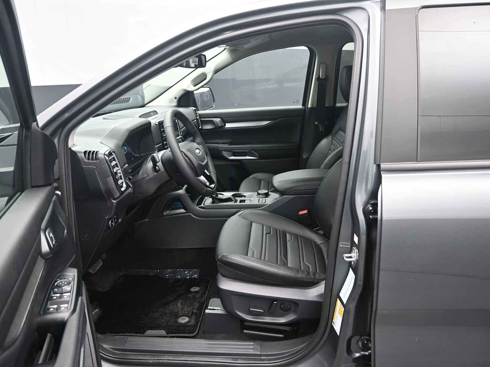 New 2026 Ford Ranger Lariat w/ Black Appearance Package image 15