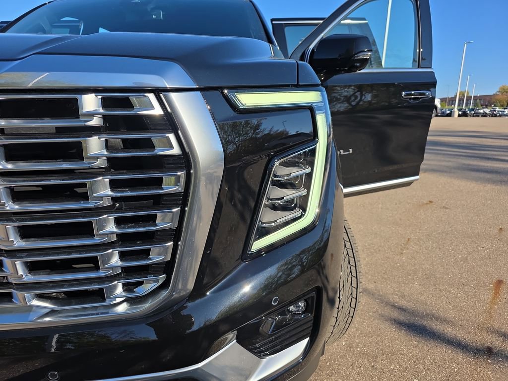 New 2026 GMC Yukon XL Denali w/ LPO, Floor Liner Package AWD/4WD image 32