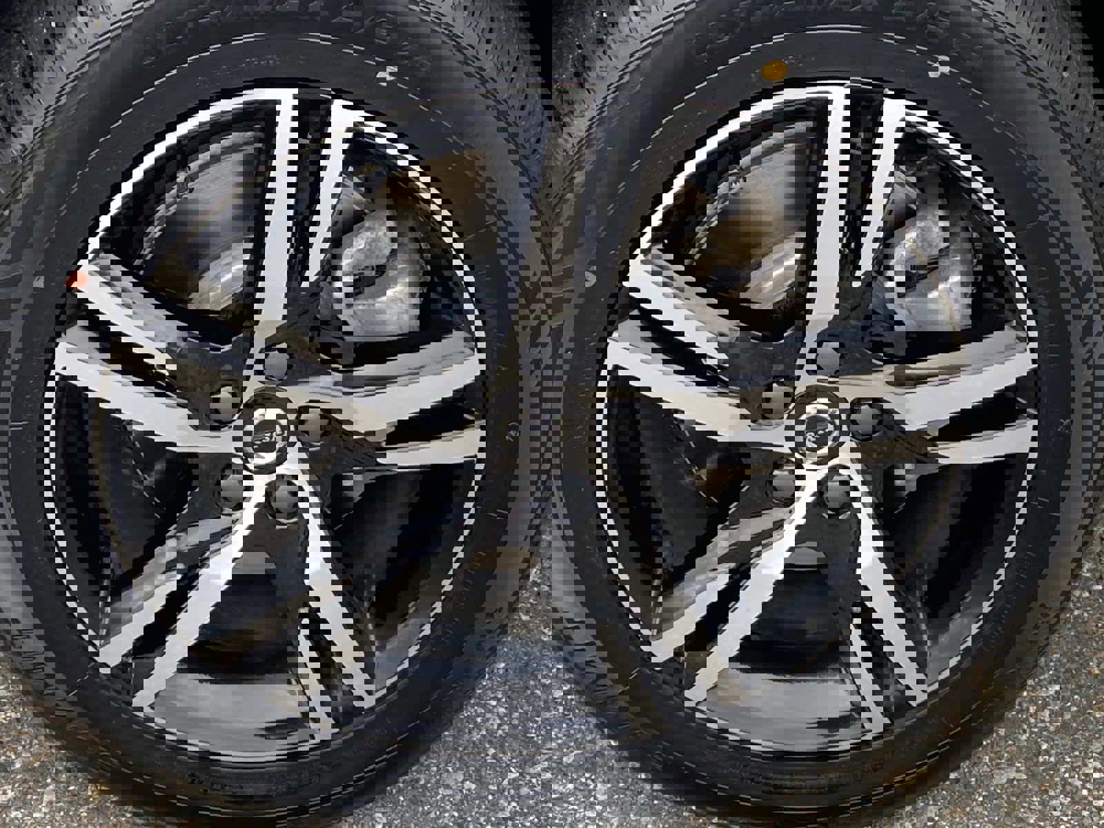 Used 2024 Volvo XC40 B5 Core image 26