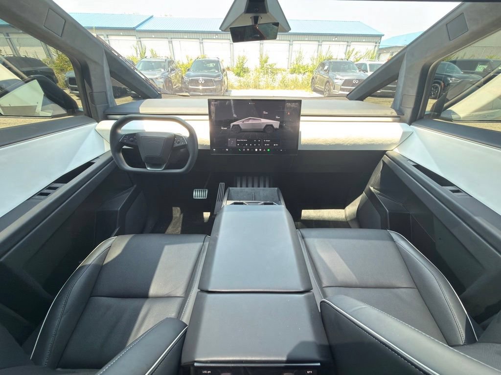 Used 2024 Tesla Cybertruck AWD Crew Cab image 13