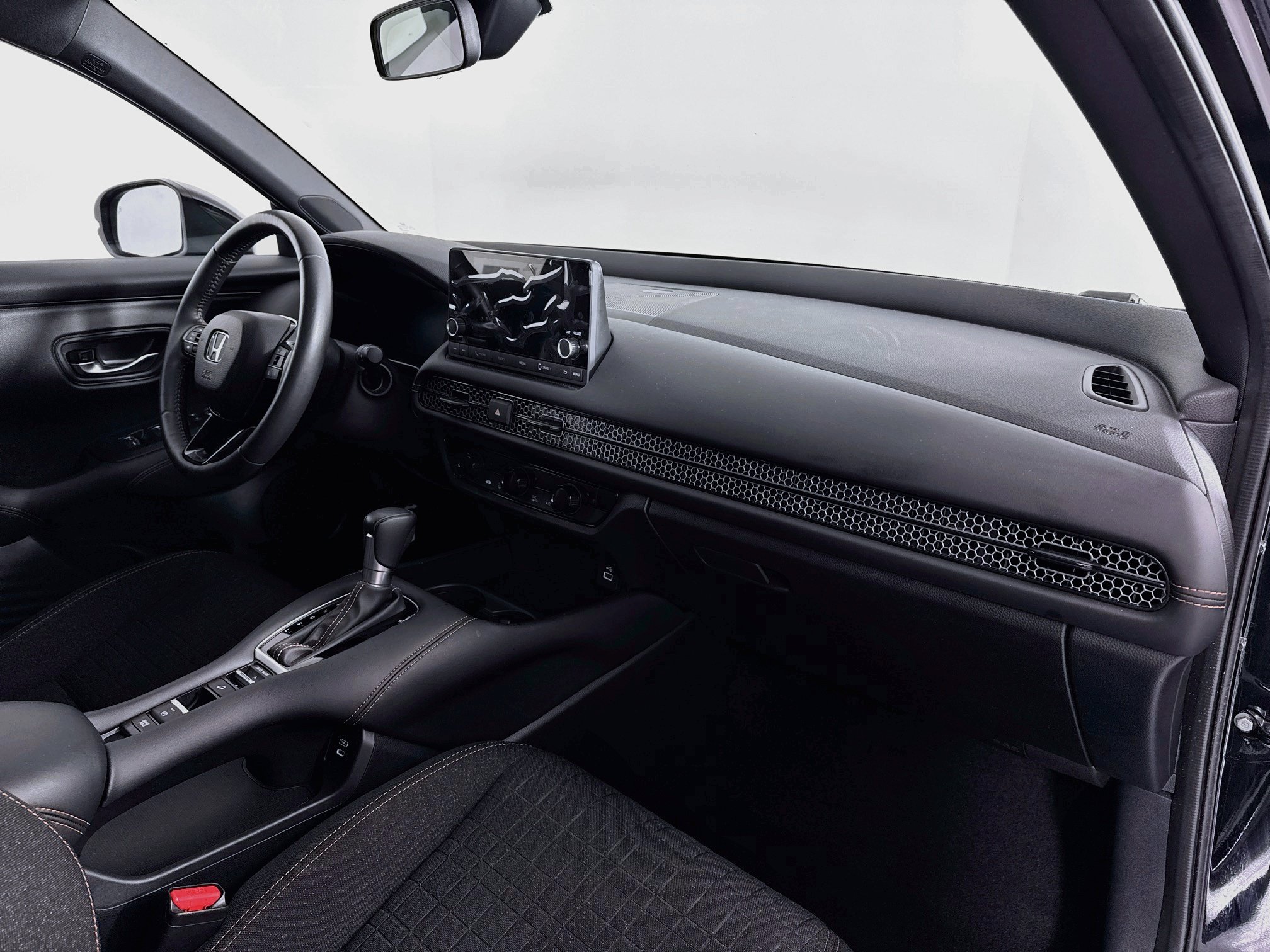 Certified 2024 Honda HR-V Sport image 27