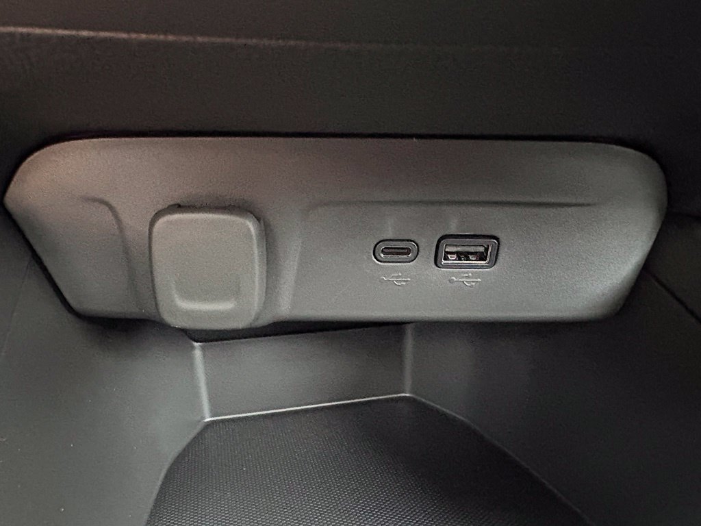 New 2026 Chevrolet Trax RS w/ Sunroof Package FWD image 22