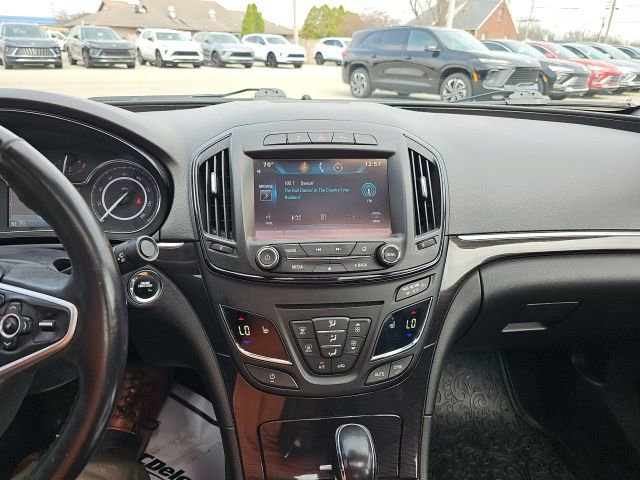 Used 2015 Buick Regal Premium w/ Experience Buick Package FWD image 18