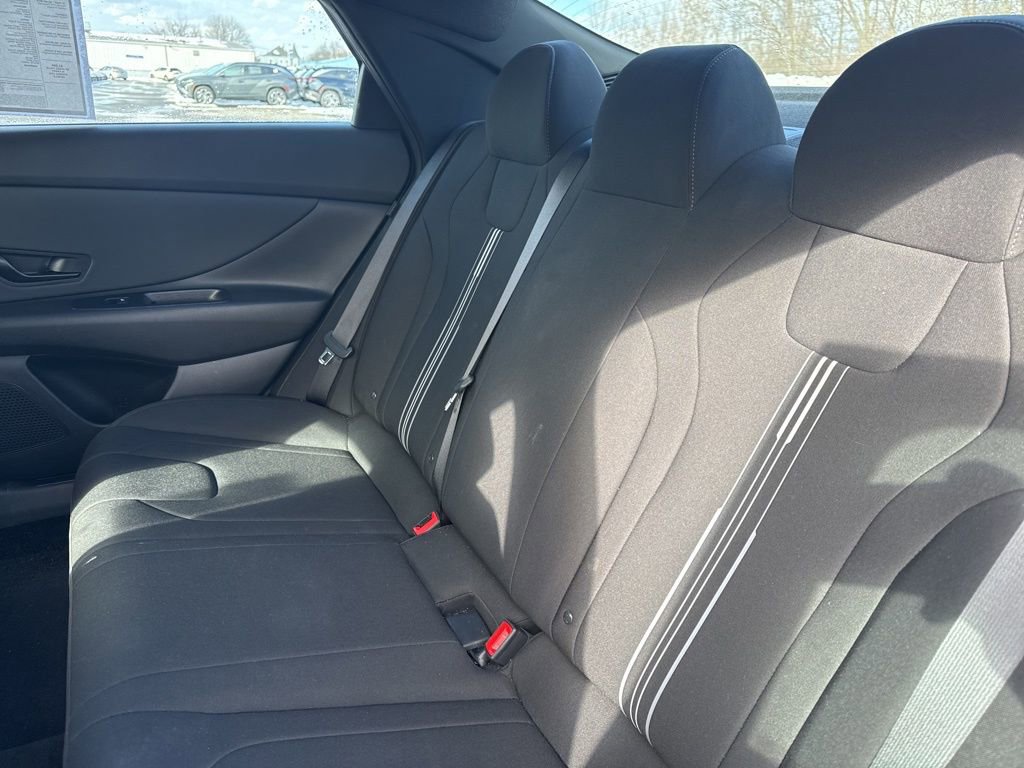 Used 2025 Hyundai Elantra Sport image 33