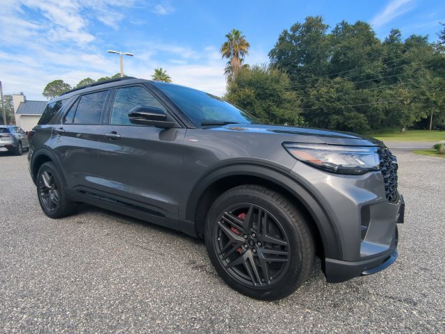 New 2027 Ford Explorer ST-Line w/ Premium Package RWD image 2