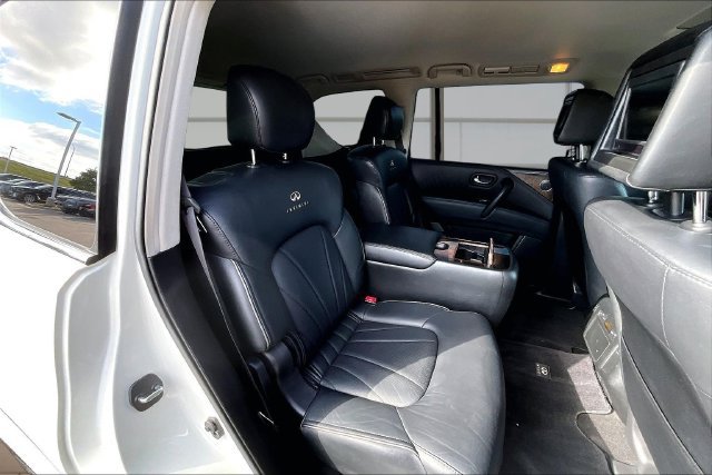 Used 2014 INFINITI QX80 4WD w/ Deluxe Touring Package image 26