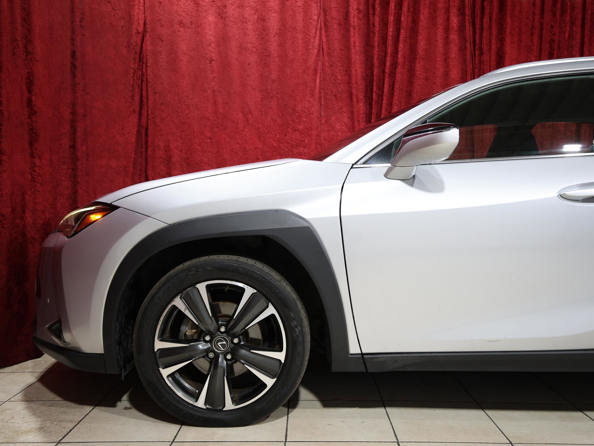 Used 2019 Lexus UX 250h w/ Premium Package AWD/4WD image 5