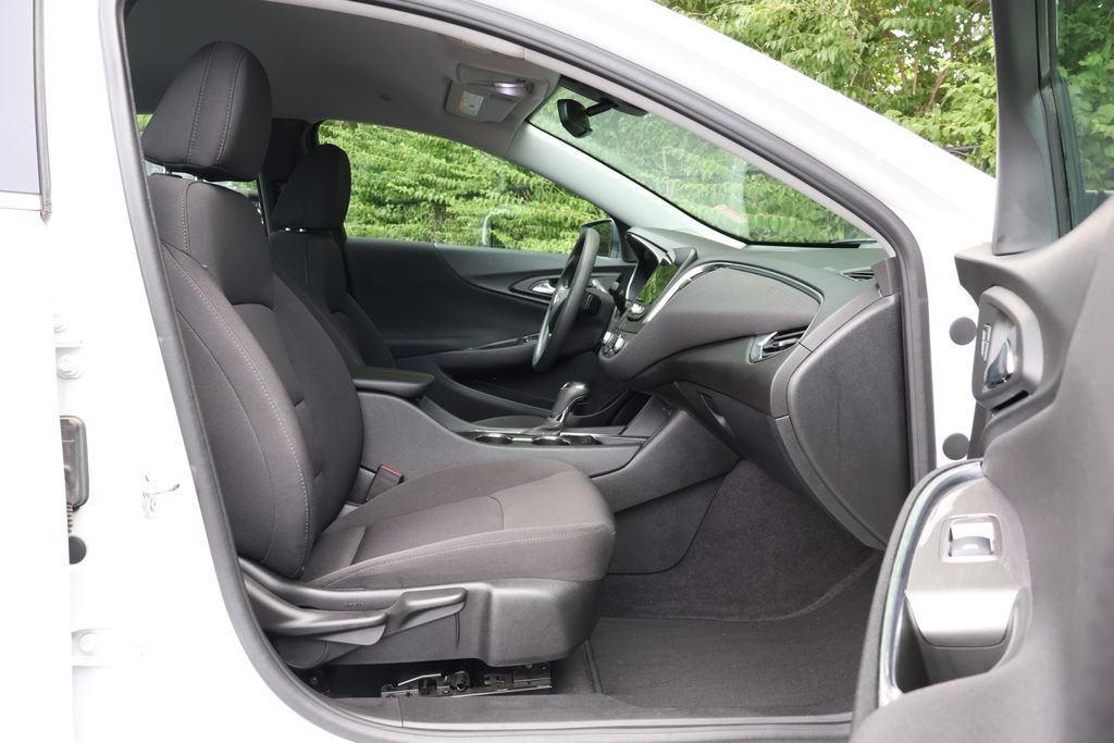 Used 2019 Chevrolet Malibu LT w/ Driver Confidence Package II FWD image 41