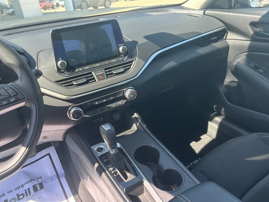 Used 2025 Nissan Altima 2.5 S image 12