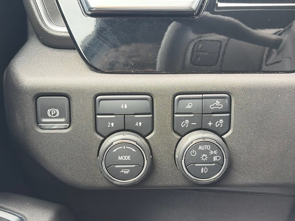 Used 2025 Chevrolet Silverado 2500 LT w/ Trail Boss Package AWD/4WD image 10