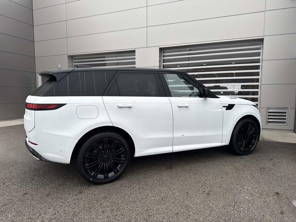New 2026 Land Rover Range Rover Sport Dynamic SE image 8
