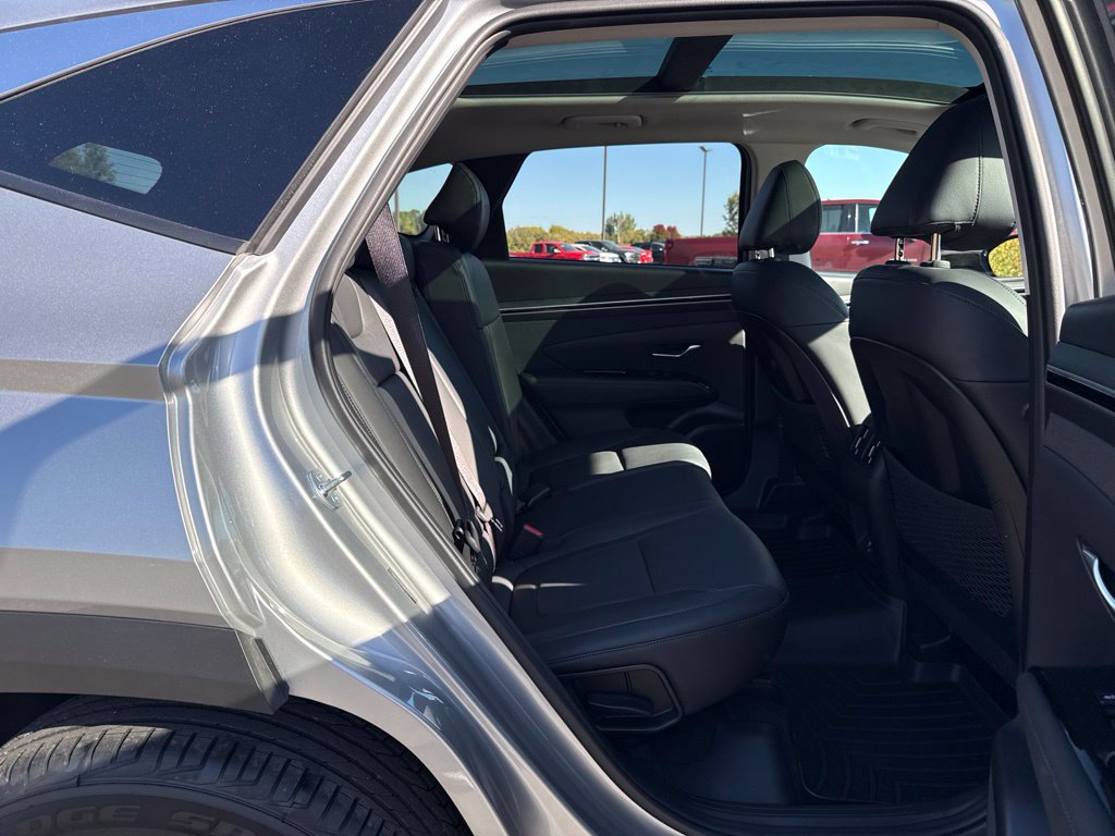 Used 2024 Hyundai Tucson Limited AWD/4WD image 13