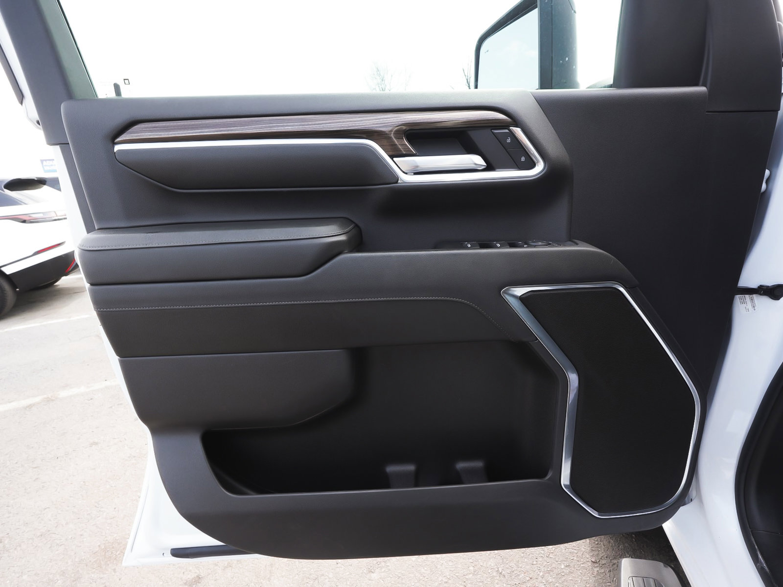 Used 2024 Chevrolet Silverado 2500 LT w/ Texas Edition image 9