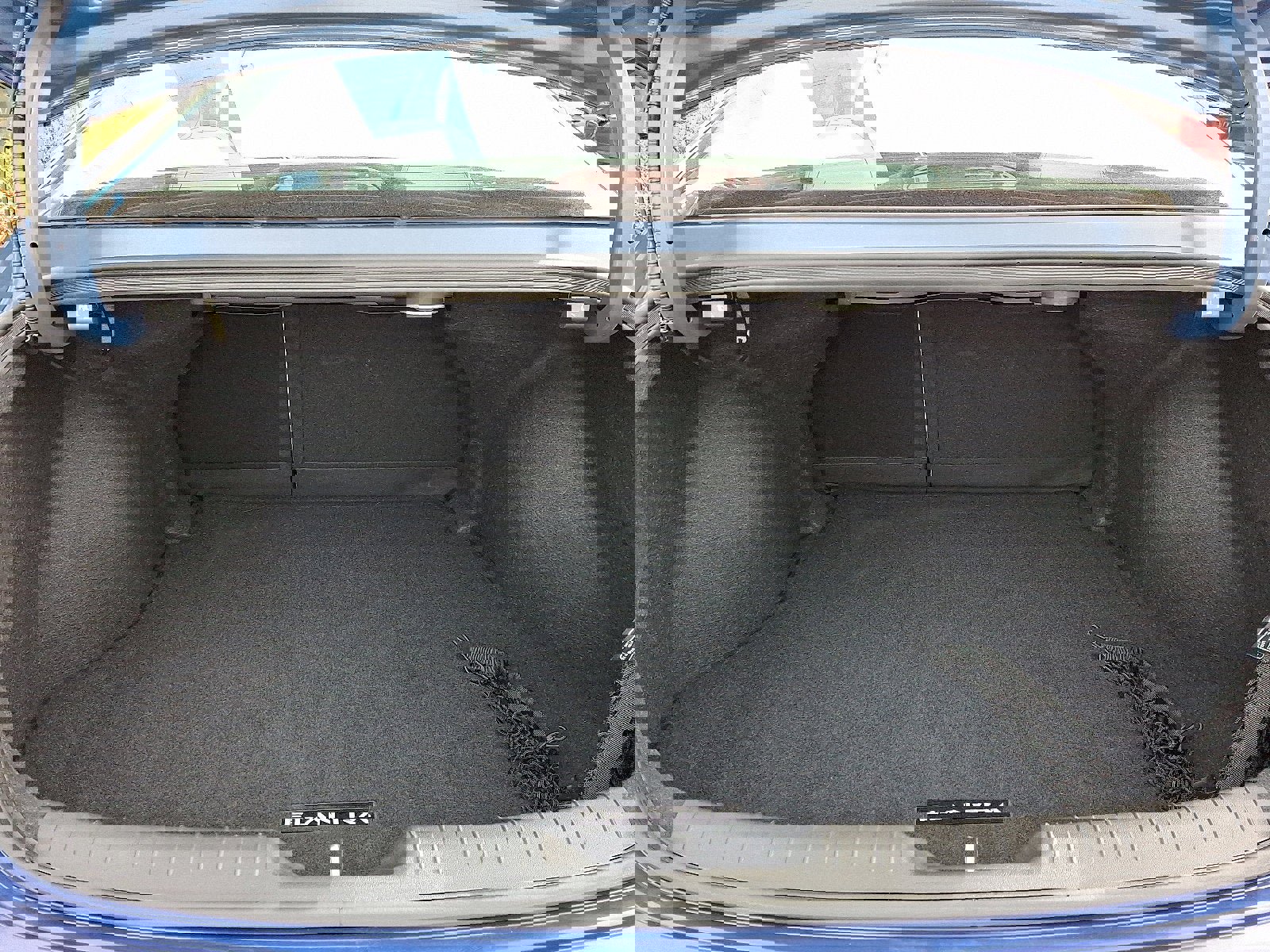 Used 2023 Hyundai Elantra Limited image 34