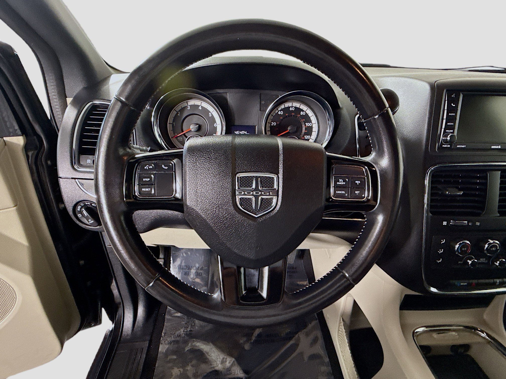 Used 2020 Dodge Grand Caravan SXT image 13