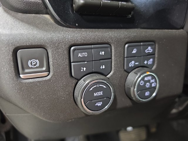 Used 2024 Chevrolet Silverado 3500 High Country w/ High Country Premium Package AWD/4WD image 13