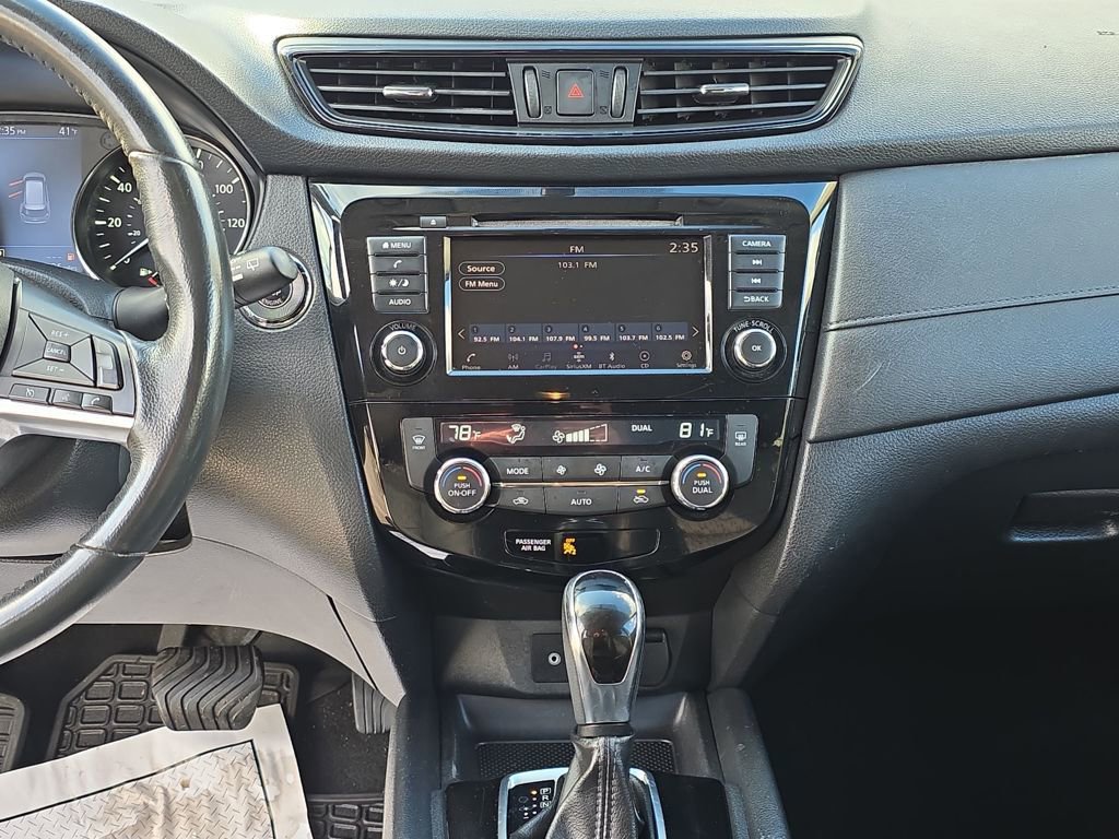 Used 2018 Nissan Rogue SV image 17