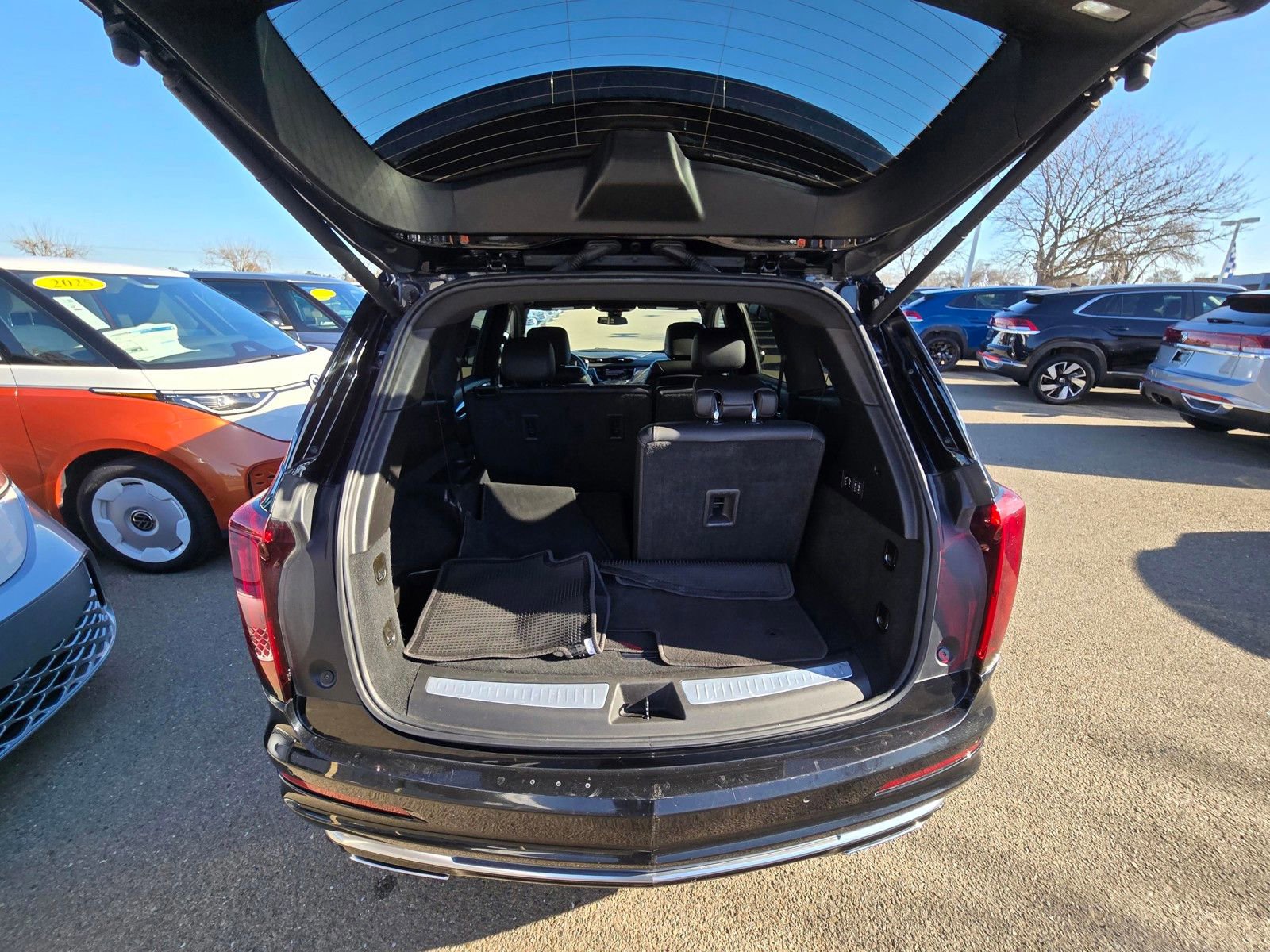 Used 2024 Cadillac XT6 Premium Luxury image 9