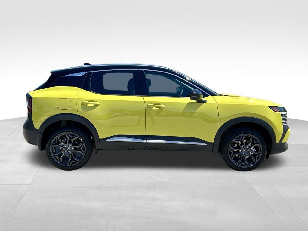 New 2026 Nissan Kicks SR w/ SR Premium Package FWD image 4