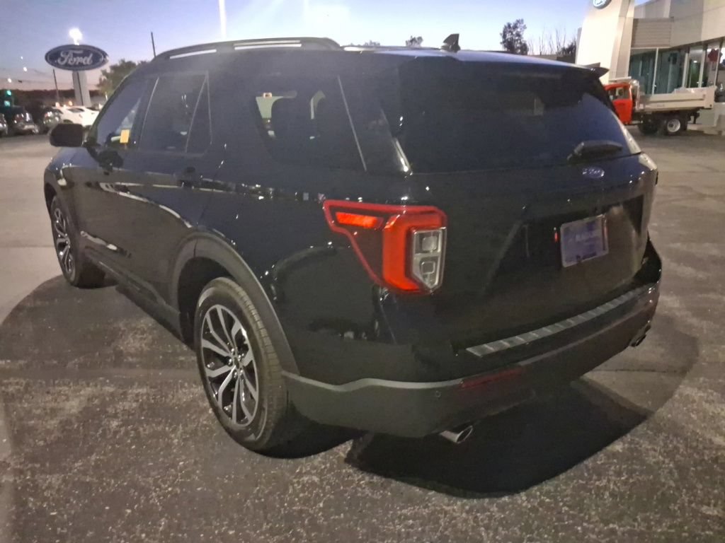 Used 2023 Ford Explorer ST-Line AWD/4WD image 3